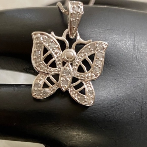 Vintage Jewelry - Exquisite Sterling Silver 925 Butterfly Diamond Necklace